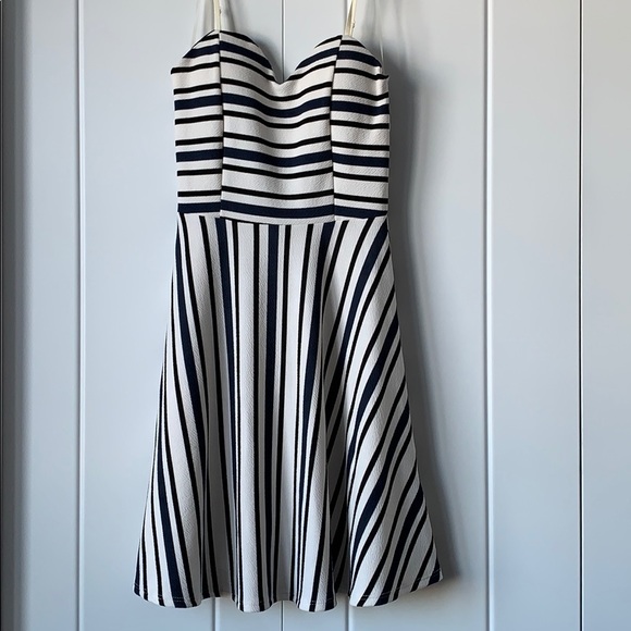 BNWT Noble U striped strapless party dress - Picture 1 of 4
